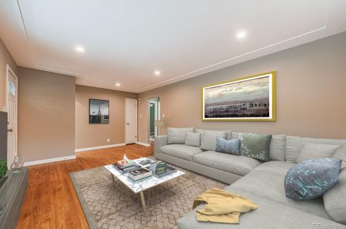 4369 Logan St, Englewood CO  80113-5820 exterior