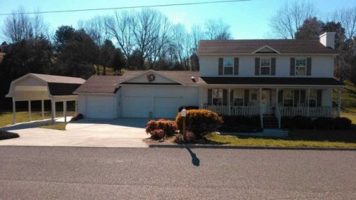 144 Springfield Ln, Jacksboro, TN 37757-2234