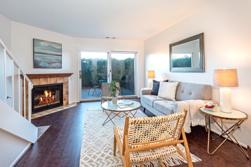 157 Chapel St, Santa Barbara, CA 93111-2327