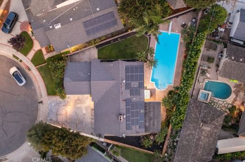 2282 Redlands Dr, Newport Beach, CA 92660-3647
