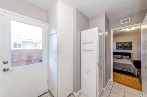 1740 Hickory Ave, Torrance CA 90503-7219 exterior