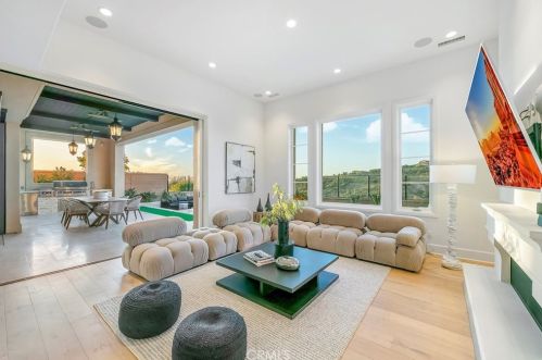 31 Seawatch, Newport Beach CA  92657-1650 exterior