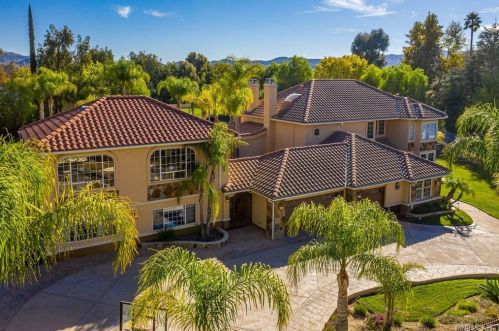 22140 Rolling Ridge Dr, Santa Clarita CA  91350-3308 exterior