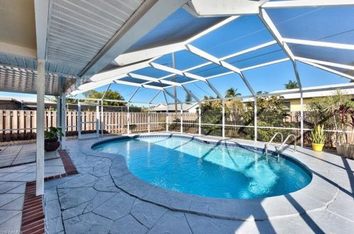 625 97th Ave, Naples, FL 34108-2280