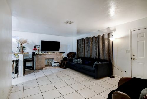 1016 Aspen Rd, West Palm Beach FL  33409-4855 exterior