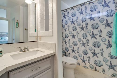 8886 La Cartera St, San Diego CA 92129-3310 exterior