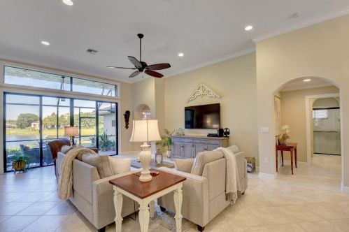 7956 Via Grande, Boynton Beach FL  33437-7520 exterior