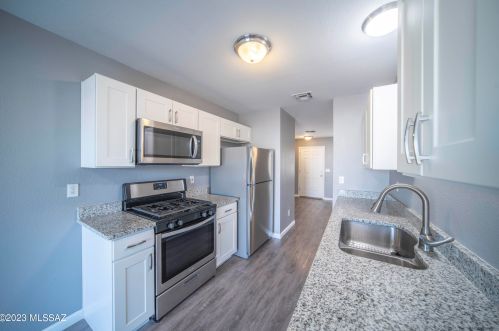 7054 Fighting Falcon Pl, Tucson, AZ 85730-4983
