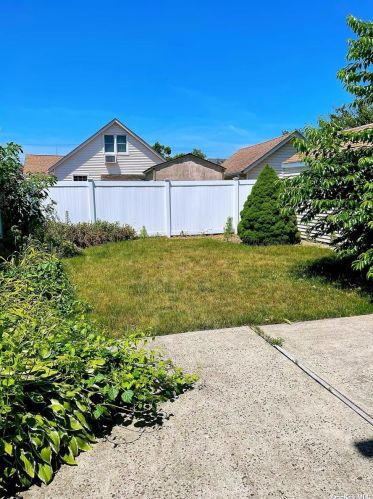 2335 Mitchell Pl, North Bellmore NY  11710-3332 exterior