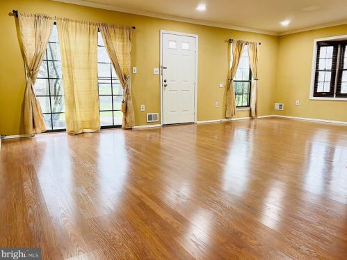 26 Drewes Ct, Lawrence Township NJ  08648-2627 exterior