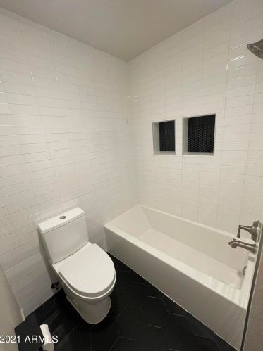 3500 Hayden Rd, Scottsdale AZ  85251-4719 exterior