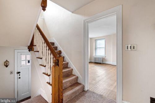 1013 Talcon Dr, Wilmington DE  19804-1242 exterior