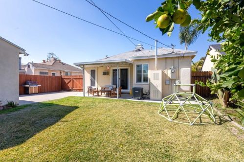 6028 Dunrobin Ave, Lakewood CA  90713-1034 exterior