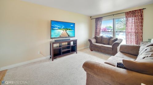 3020 Walnut Ln, Hobart, IN 46342-3846