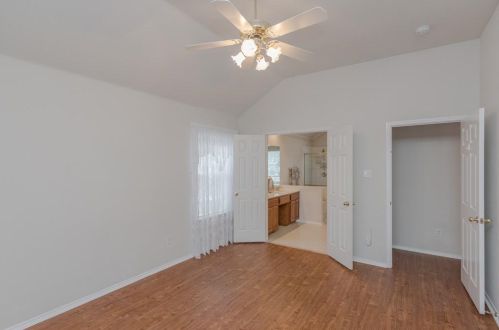 113 Mdw Ln, Denton TX  76207-7409 exterior