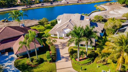 10 Surrey Rd, West Palm Beach, FL 33418-7088