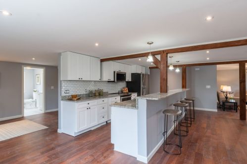 2 Butterfield Ln, Stratham NH  03885-2344 exterior