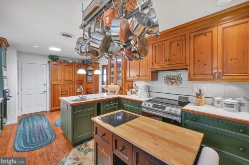 1743 Tall Oaks Rd, Molino PA  17961-9502 exterior