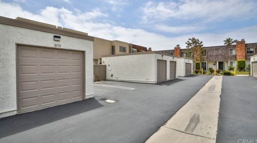 16711 Algonquin St, Huntington Beach CA 92649-3803 exterior
