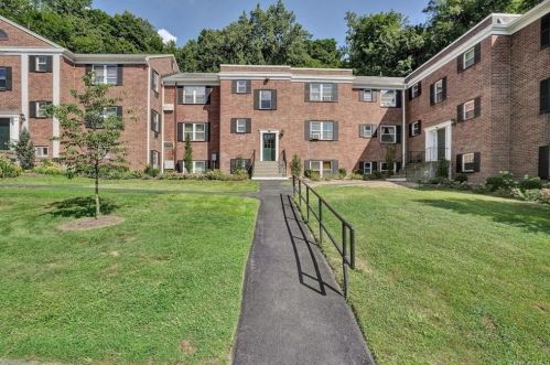 129 Highland Ave, Crotonville, NY 10562-5885