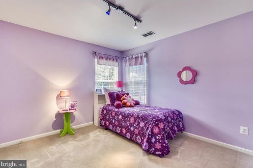 527 Rugby Ct, Purcellville VA  20132-3415 exterior