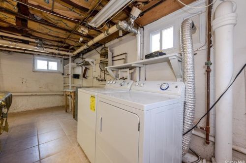 145 Ctr Ave, East Rockaway NY  11518-1002 exterior