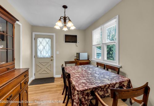 407 Berkshire Rd, Ridgewood NJ 07450-5533 exterior