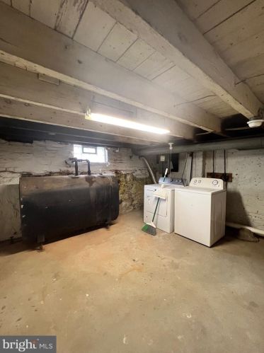 21 Sussex St, Gloucester NJ  08030-1725 exterior