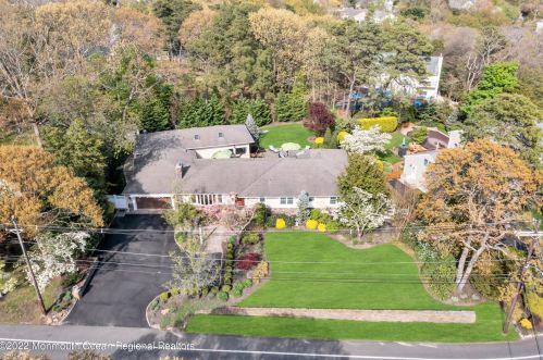 1101 Riverview Dr, Brielle NJ 08730-1121 exterior