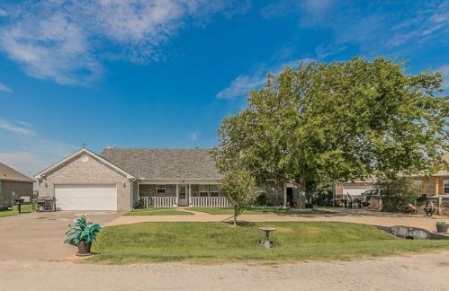 5564 Herkes Pl, Fort Worth, TX 76126-6347