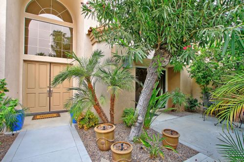 55685 Riviera, La Quinta CA  92253-4750 exterior