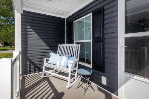 21 Stoneledge Rd, North Hampton, NH 03862-4419