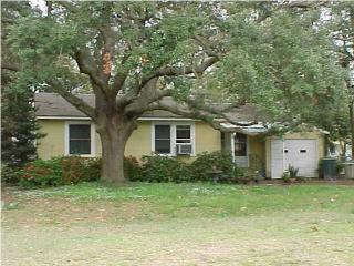 220 Milton Rd, Pensacola, FL 32507-2334