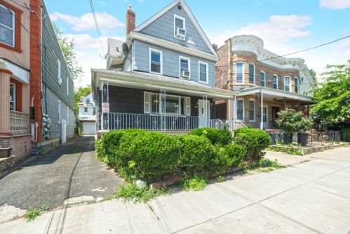 8510 90th St, Jamaica, NY 11421-1330