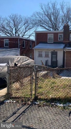 330 Nicholson St, Washington, DC 20011-2512