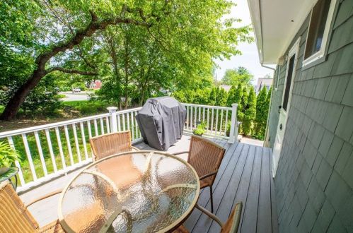 46 King Philip Rd, South Kingstown RI  02882-1102 exterior