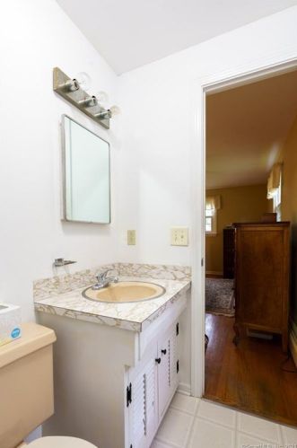 61 Carriage Dr, Waterbury CT  06708-3309 exterior