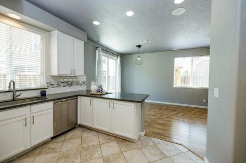 17122 Pacific Oak Ln, Lathrop CA  95330-8526 exterior