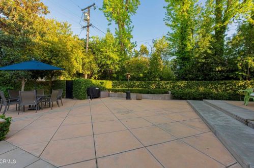 840 Fairway Dr, Bakersfield CA 93309-2416 exterior