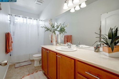 225 Silver Bell Way, Oakley CA  94561-2363 exterior