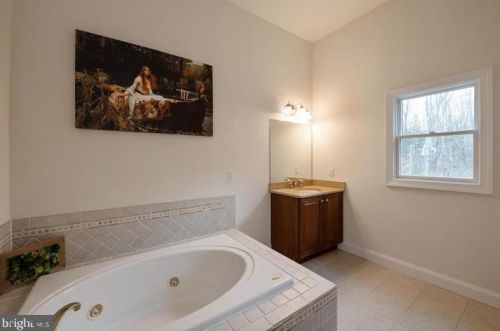 502 Cherry Valley Rd, Princeton NJ  08540-7681 exterior