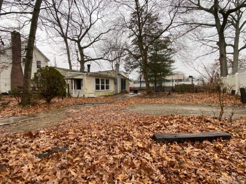 931 Englishtown Rd, Old Bridge, NJ 08857-1238