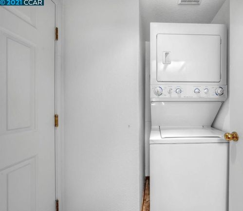 7294 Cronin Cir, Pleasanton CA  94568-2330 exterior