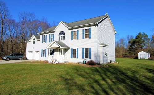 109 Grist Mill Ln, Stanfordville, NY 12581-5825
