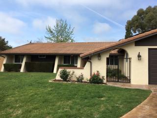 127 Canterbury Ct, Ojai, CA 93023-2326