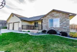 438 Palm Dr, Richland, WA 99352-7672