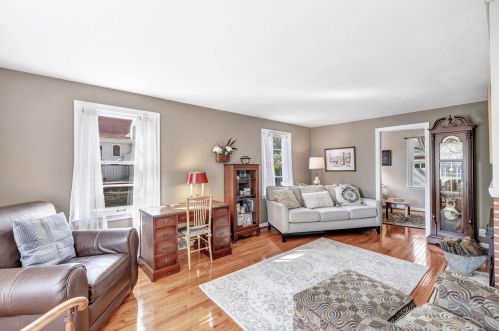 132 Mission Rd, Green Bay, WI 54301-2902