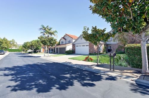 24 Westport, Manhattan Beach CA  90266-7227 exterior