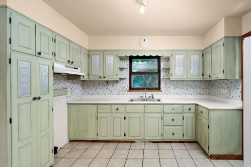 523 Wright Rd, New Kensington PA  15068-9231 exterior