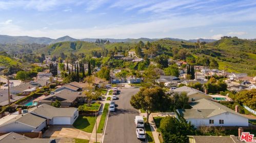 840 Moffatt Cir, Simi Valley CA  93065-5633 exterior